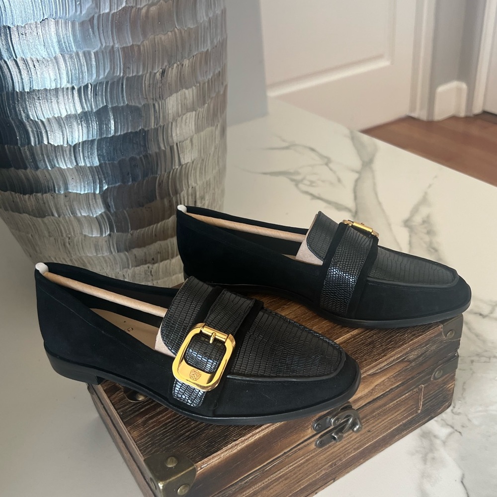 Vince Camuto Cenkanda Loafers in Black